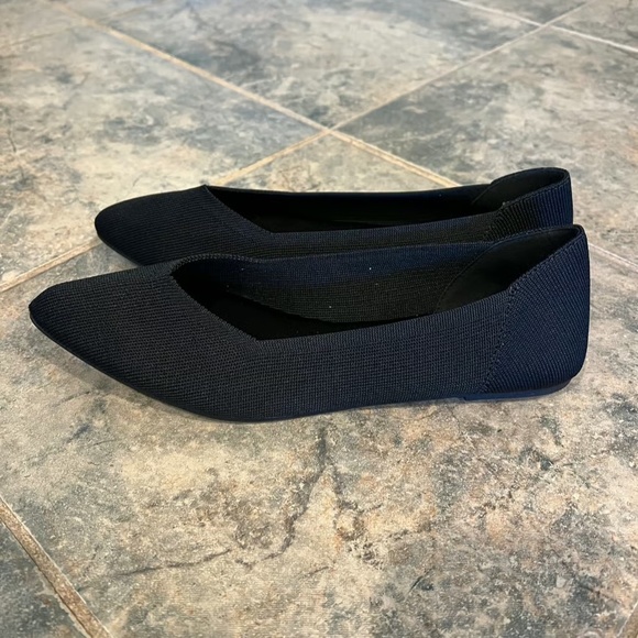 NWOB Mia Kerri Pointed Toe Flats Sz 6.5M - Picture 4 of 8
